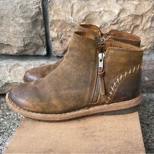 Born Tavar Booties Rust Suede sz 37